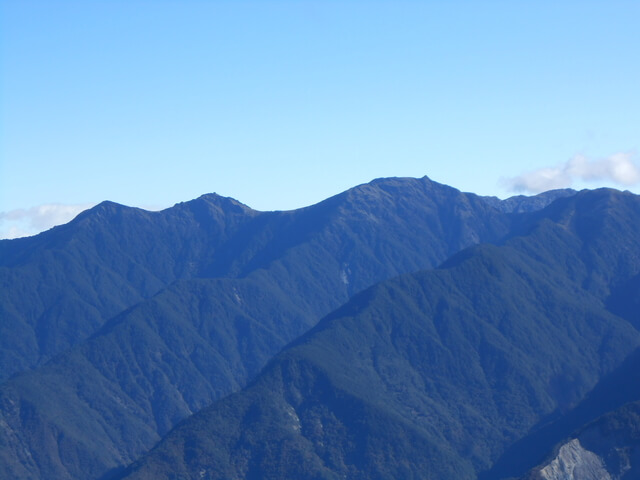 DSCN3929.JPG - 南投信義望鄉山、郡大山北峰、郡大山