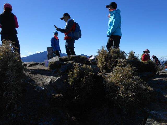 DSCN3922.JPG - 南投信義望鄉山、郡大山北峰、郡大山