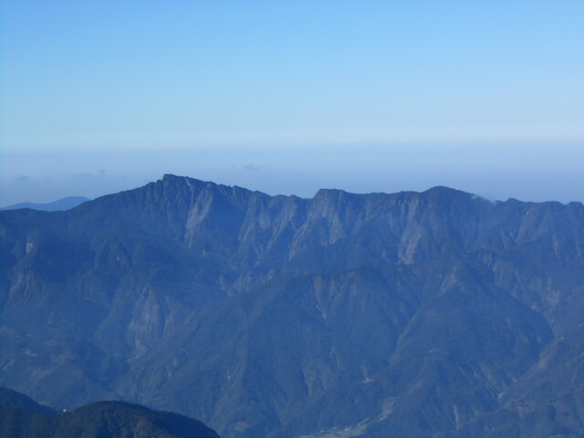 DSCN3928.JPG - 南投信義望鄉山、郡大山北峰、郡大山