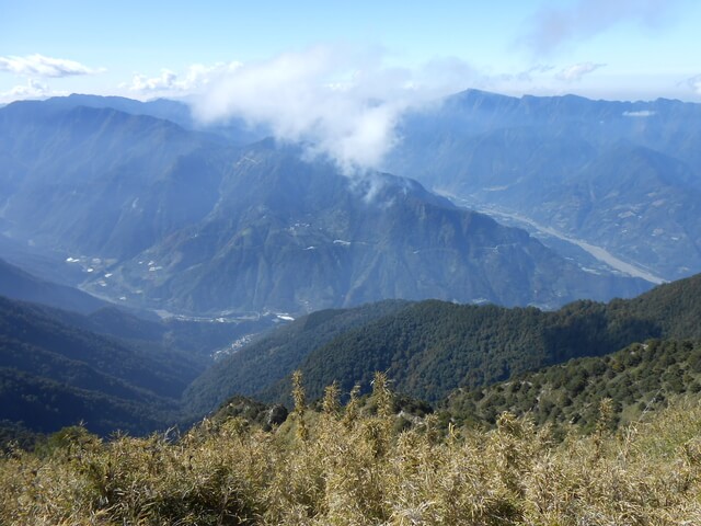 DSCN3938.JPG - 南投信義望鄉山、郡大山北峰、郡大山