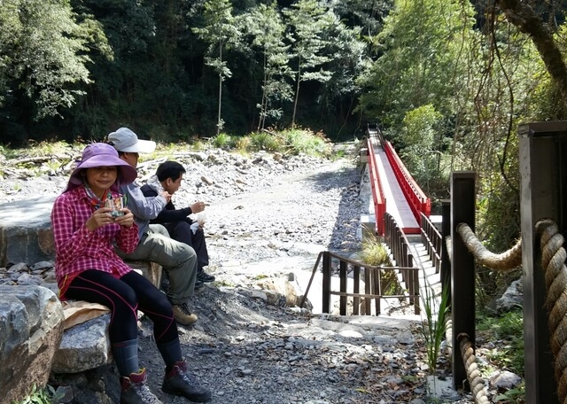 IMGP9966B.jpg - 苗栗泰安大霸群峰(DAY1-九九山莊)