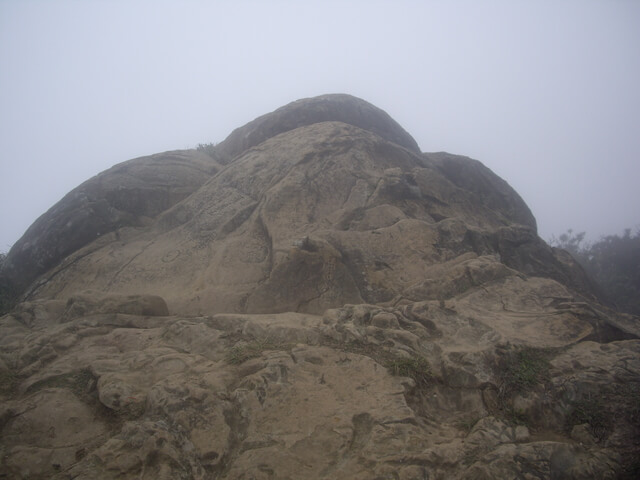 里龍山山頂大石