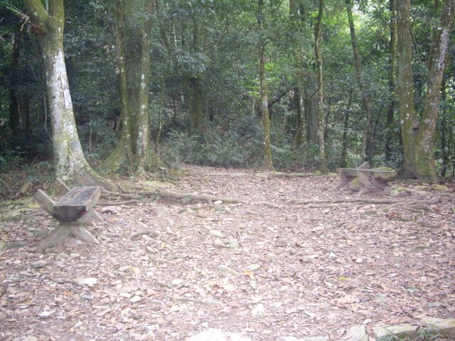 尾寮山西北峰、尾寮山