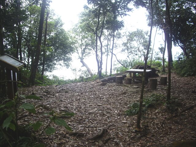 尾寮山西北峰、尾寮山