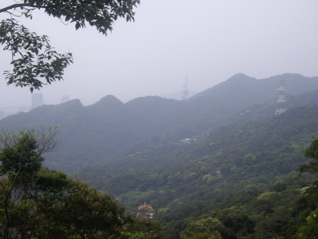 鯉魚山東峰、鯉魚山、忠勇山、圓覺尖