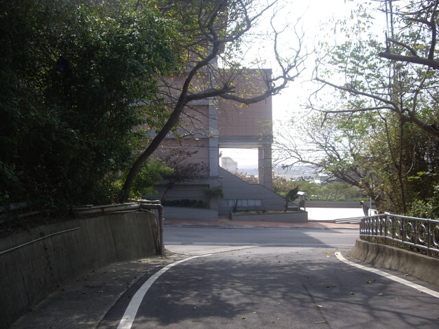 通霄神社、虎頭山