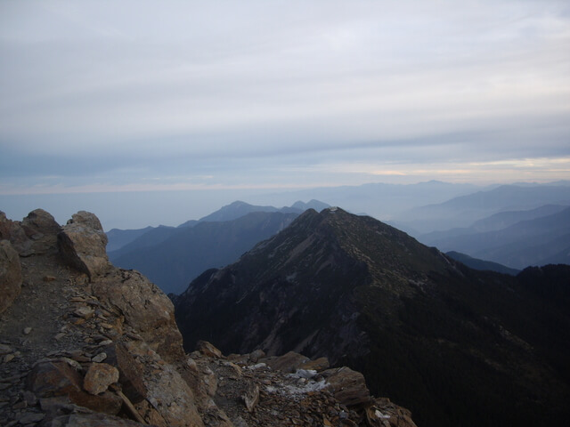 塔塔加上玉山主峰 玉山主峰