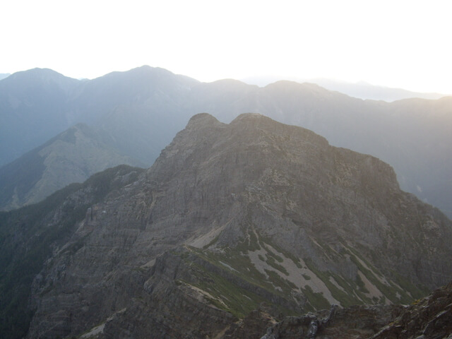 塔塔加上玉山主峰 玉山主峰