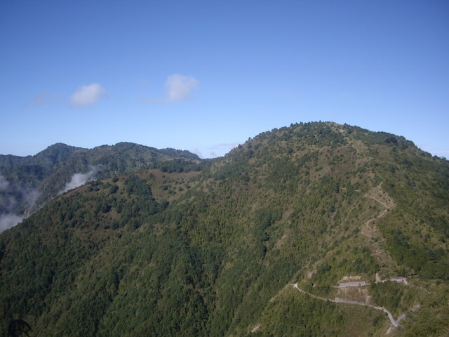 塔塔加上玉山主峰 排雲山莊