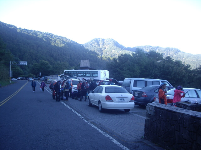 塔塔加上玉山主峰 排雲山莊