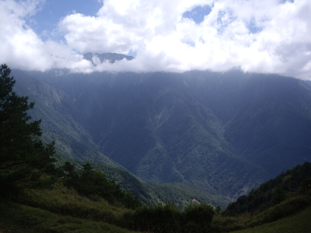 眺望玉山群峰