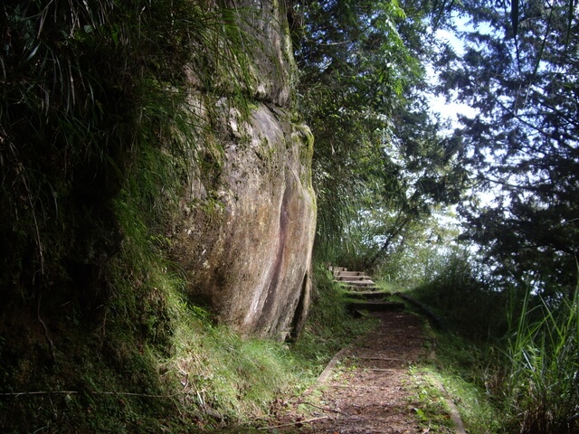 塔山步道 大石壁