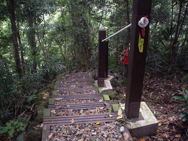 金龜岩登山步道、猴洞登山步道