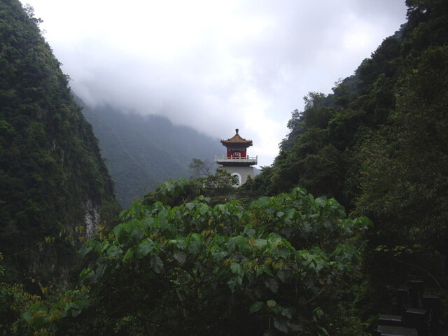 長春祠步道 鐘樓