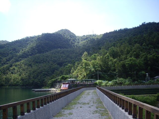 鯉魚潭、鯉魚山