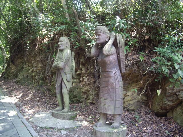 二本松山 雪霸國家公園 入口原住民雕像