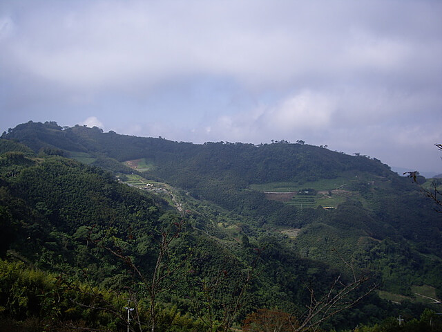 熊佧山、鷂婆山