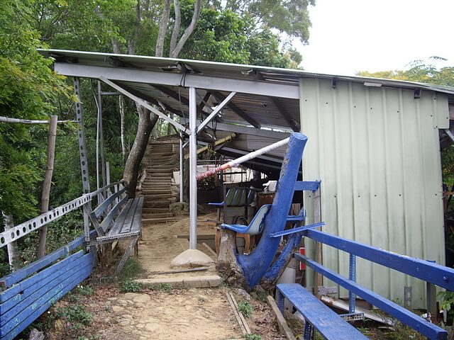 中正公園登山步道 鐵皮屋休息涼亭