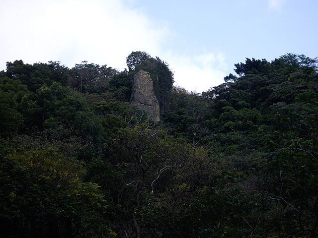 北鶯公園 鶯歌石