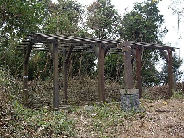 台視轉播站遺址無頂涼亭