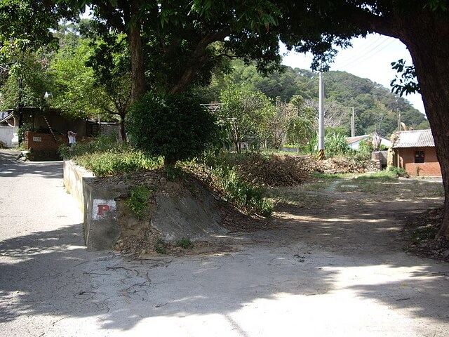 大龍眼樹旁大廣場(停車處) 文山步道、吧哩嘓山、犁頭山