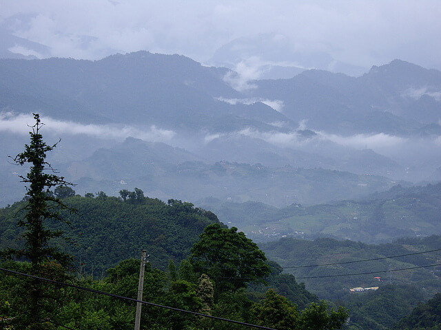 薑麻園停車場遠眺群山