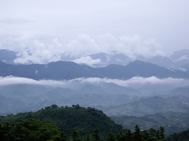 薑麻園停車場遠眺群山