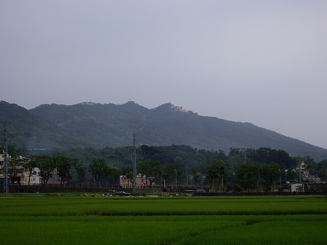 119縣道上遠看雙峰山